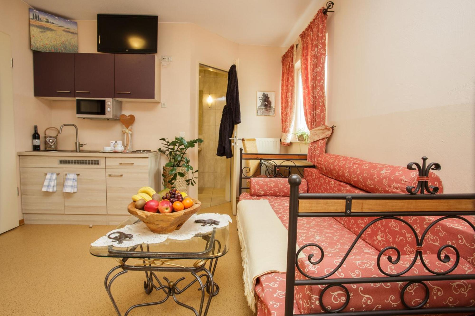Mediterran Hotel Juwel Karlstein am Main Ngoại thất bức ảnh