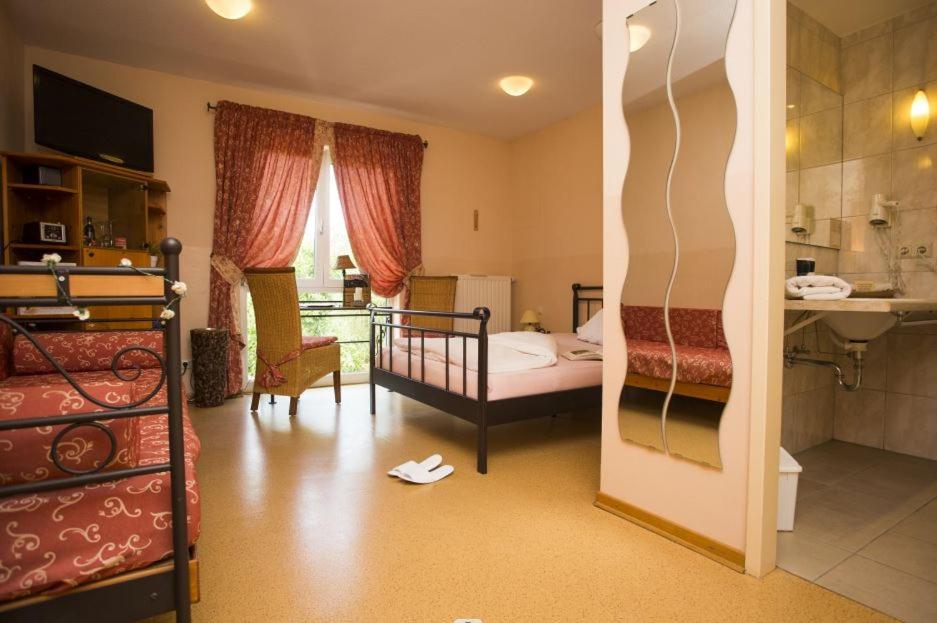 Mediterran Hotel Juwel Karlstein am Main Ngoại thất bức ảnh