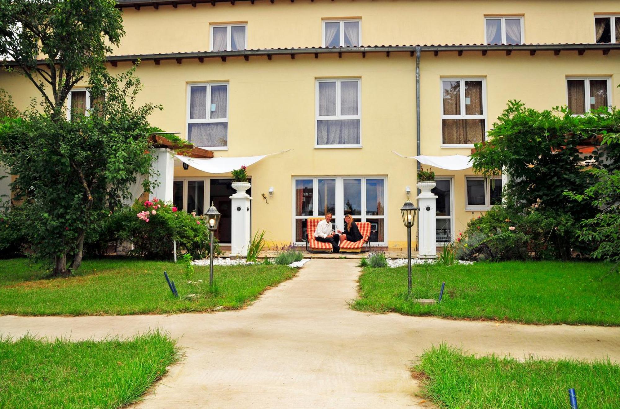 Mediterran Hotel Juwel Karlstein am Main Ngoại thất bức ảnh